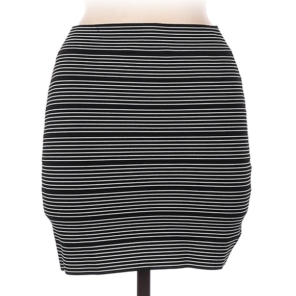 BCBG Alisa Power Skirt - Picture 6 of 6